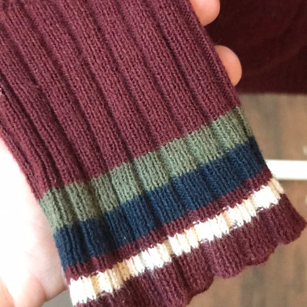 Maroon Cardigan 🌺 - Picture 3 of 4